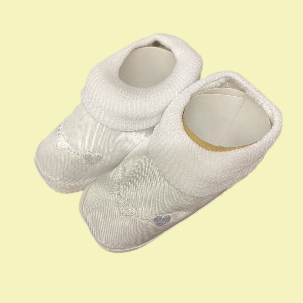 Satin baby shoes. Brand new. Size 0-6 month